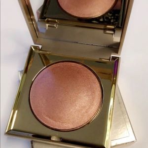 Stila heaven’s hue highlighter (magnificence)